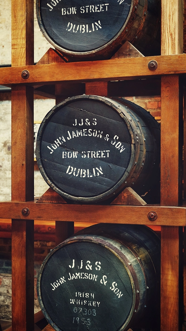 travel-guide-to-ireland-barrels