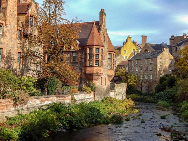 travel-guide-to-scotland-edinburg-castle