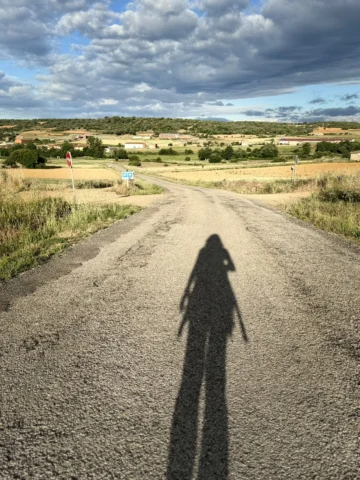 El-Camino-Frances-alinablaga-shadow